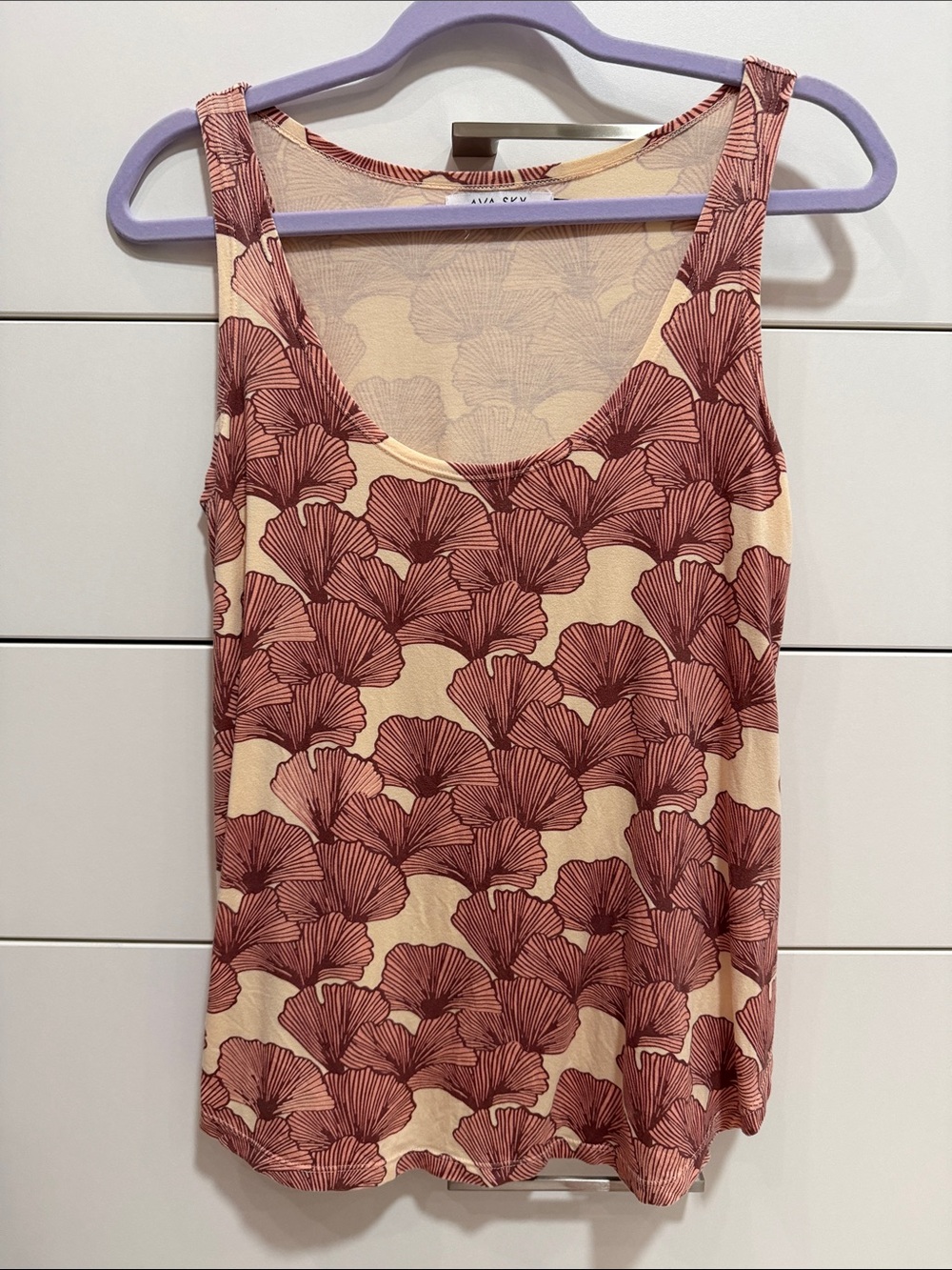 Ava Sky , tank Kenji , size small, cherry Roma , jersey
